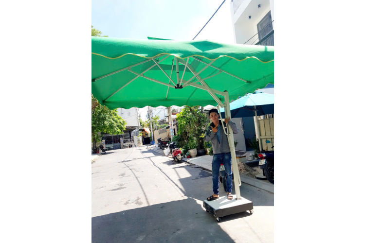 Dù che lệch tâm